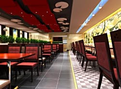 Gedekte tafels in de eetzaal van Wei Ming